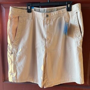 Columbia Men's Beige Cargo Shorts